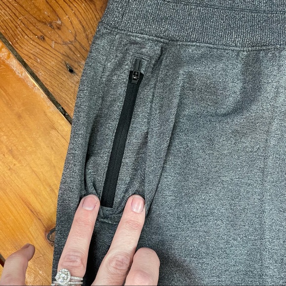 Athleta Venice Jogger- gray- like new , womens large - Picture 4 of 7